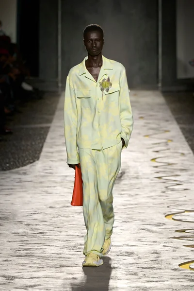 Look 54